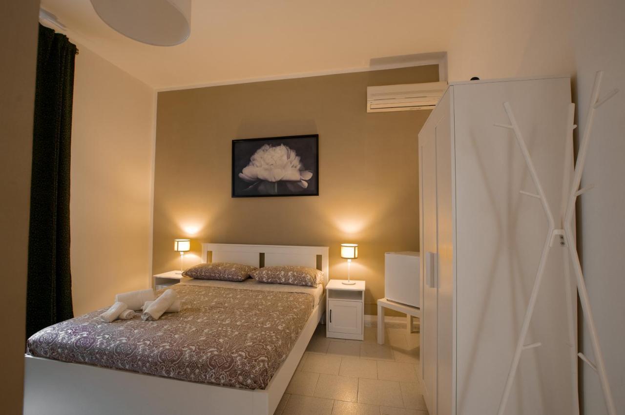 Living Salerno B&B ภายนอก รูปภาพ