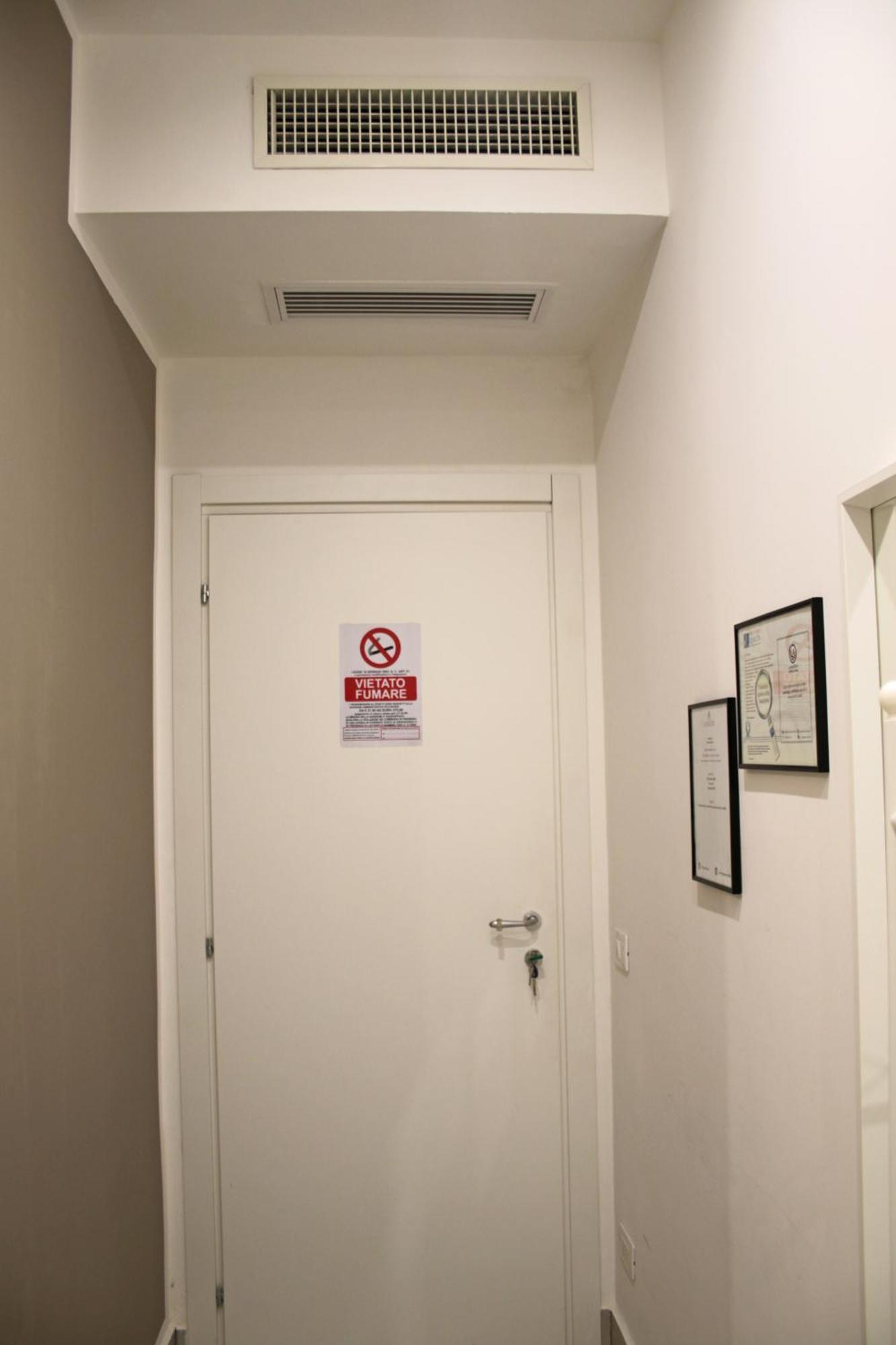 Living Salerno B&B ภายนอก รูปภาพ