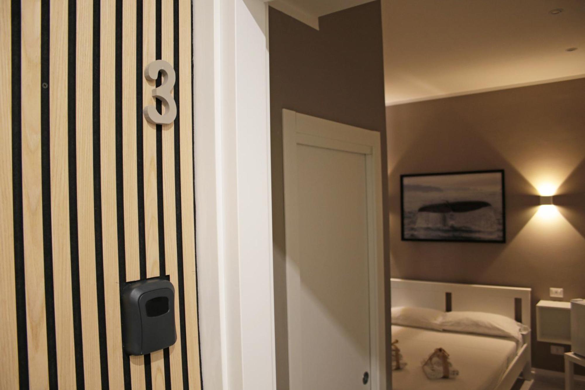 Living Salerno B&B ภายนอก รูปภาพ